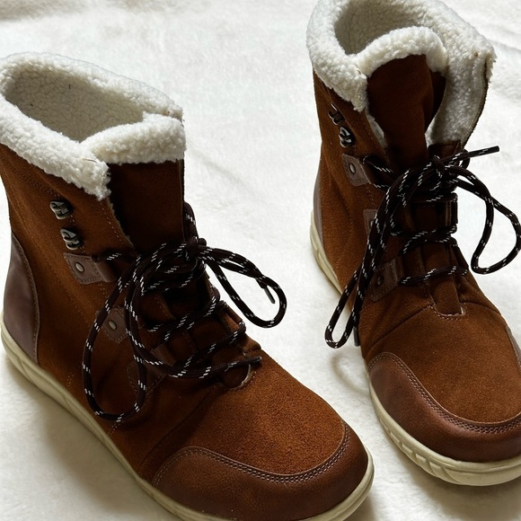 Magellan Outdoors Brown and White Ankle Boots with Fluffy Lining - Picture 1 of 6